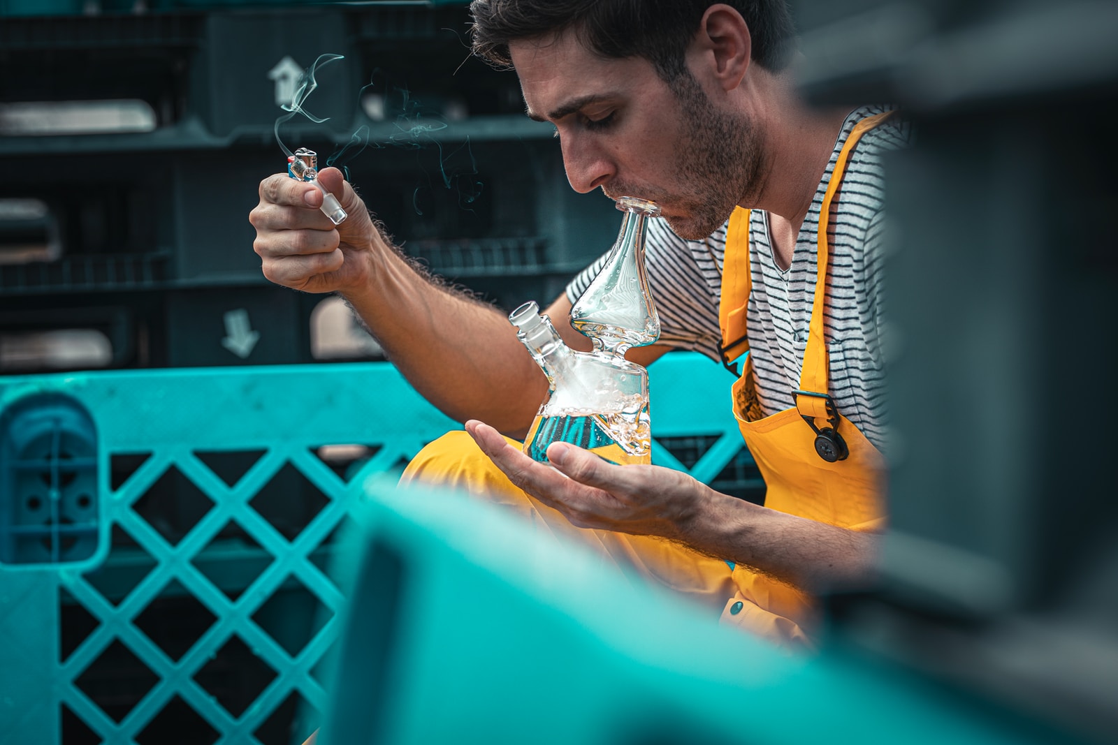 3D Printed Bongs: Free Plans, News, Tech & Pics man using glass smoking device