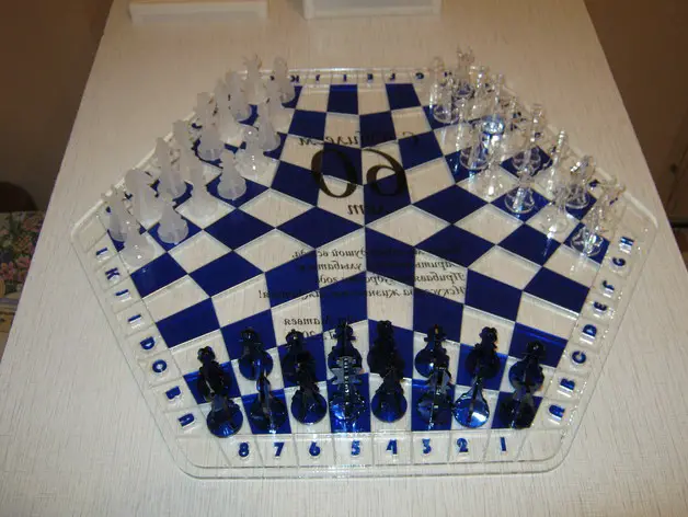 Three-Player Chess from Acryl